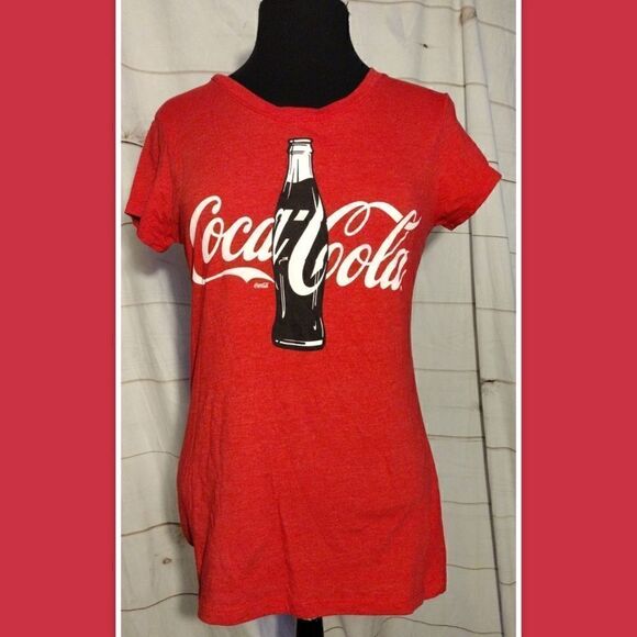 Classic Coca-Cola Graphic Tee Junior Size XL (15-17) - Picture 1 of 4